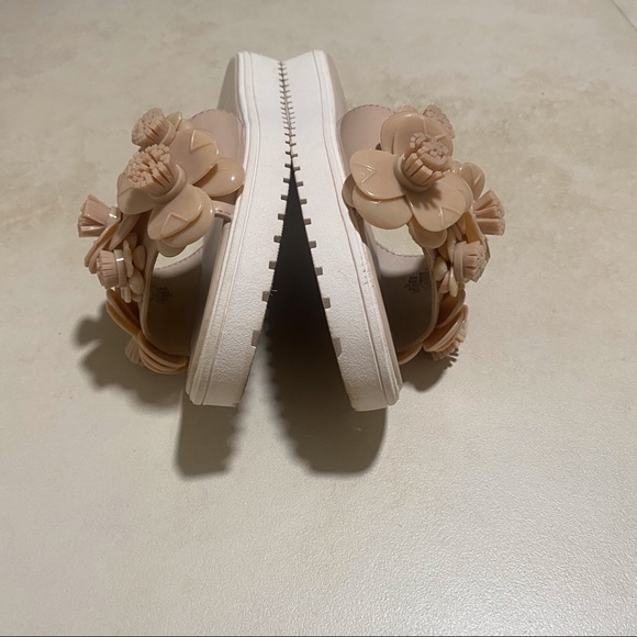 NINE WEST RELLY FLOWER SLIDES SIZE 7 M - Picture 5 of 8